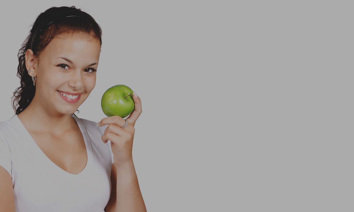 Eating an apple is recommended to drown out the feeling of hunger during a buckwheat diet